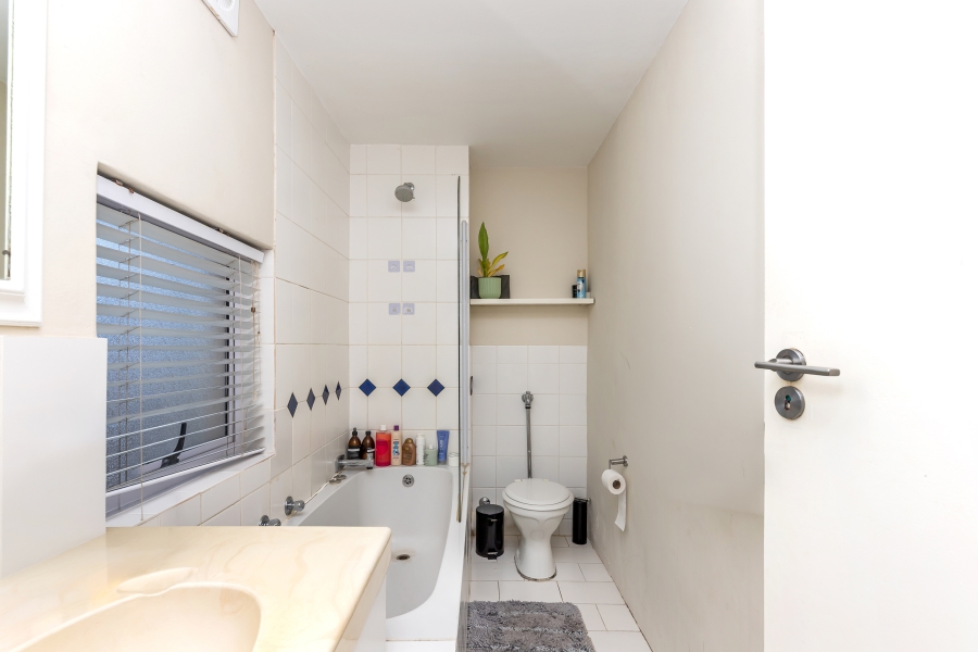 2 Bedroom Property for Sale in Sea Point Western Cape